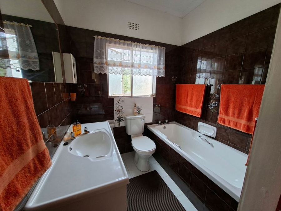 4 Bedroom Property for Sale in Vanrhynsdorp Western Cape